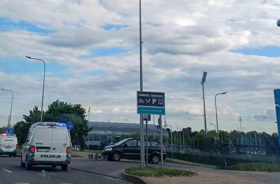 Žeimių g. partrenkta dviratininkė