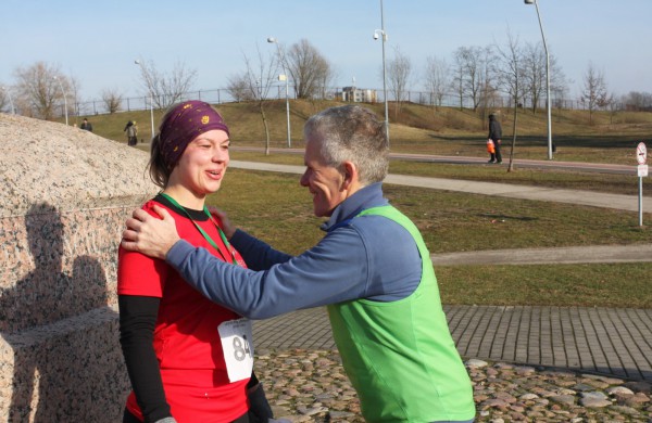 Bėgikų sezonas Jonavoje prasidėjo žiemos varžybomis