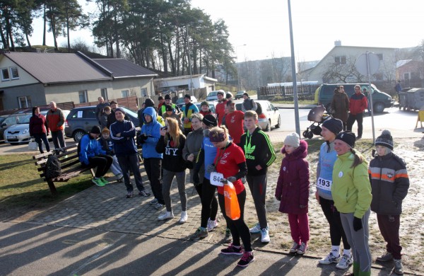 Bėgikų sezonas Jonavoje prasidėjo žiemos varžybomis