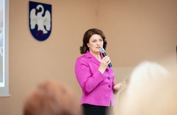 Pirmoji ponia Jonavos rajono TAU dėkojo už bendruomeniškumą ir kitiems kuriamą gėrį