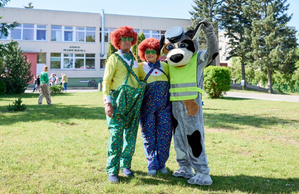 Vaikystės šventė Jonavos pradinėje mokykloje 