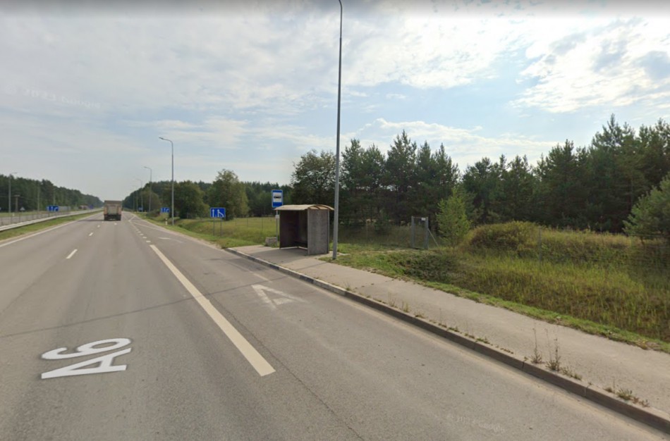 Autobuso vairuotojas skambina pavojaus varpais: Jonavos keliai tampa žvyrkeliais, keleivius dusina dulkių kamuoliai