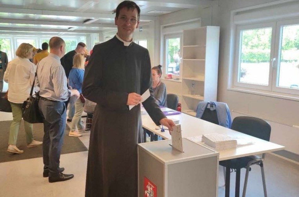 Per dvi dienas iš anksto antrajame ture rinkdami Prezidentą balsavo 103,5 tūkst. rinkėjų