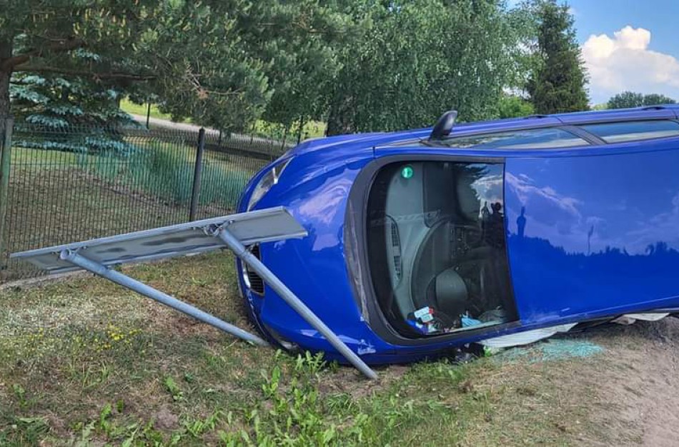 Po automobilių susidūrimo nepilnametė keleivė išvežta į gydymo įstaigą