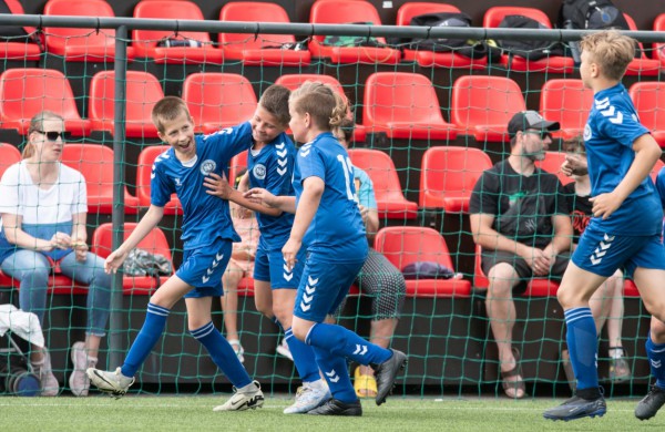 Net trys Jonavos futbolo akademijos komandos dalyvavo tarptautiniame futbolo turnyre Kaune