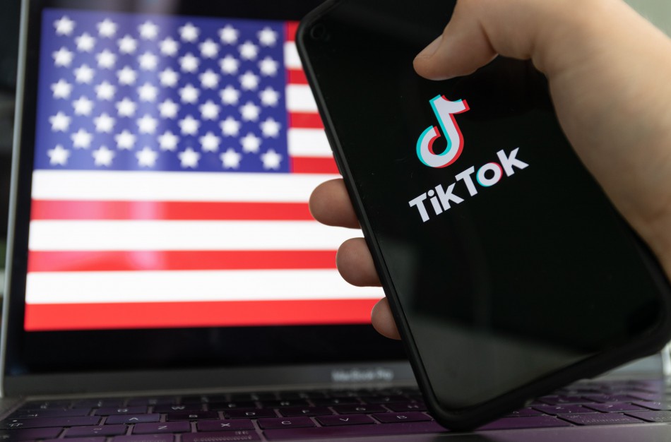 „TikTok“ JAV gali būti uždraustas jau kitąmet: kiek toks scenarijus tikėtinas Lietuvoje ir ES?