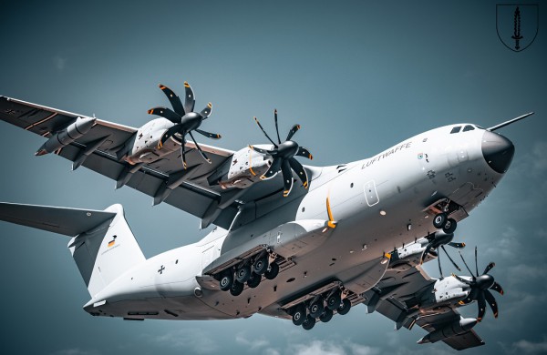 Baigėsi tarptautinės SOP pratybose „Liepsnojantis kalavijas 2024“. Bombonešis B52 metė lazeriu valdomas bombas, narai užduotis vykdė iš povandeninio laivo 