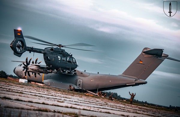 Baigėsi tarptautinės SOP pratybose „Liepsnojantis kalavijas 2024“. Bombonešis B52 metė lazeriu valdomas bombas, narai užduotis vykdė iš povandeninio laivo 