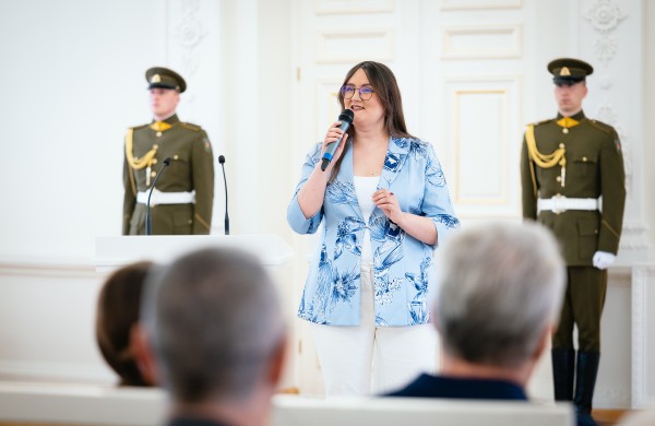 Tėvo dienos proga Prezidentas apdovanojo Lietuvos nusipelniusius tėvus ir globėjus