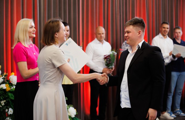 Jonavos sporto centras išleido dar vieną absolventų kartą ir apdovanojo Jonavos r. mokyklų žaidynių prizininkus