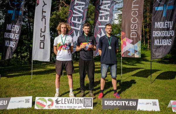 Jonavietė triumfuoja diskgolfo taurės etape: pirmoji šių metų pergalė