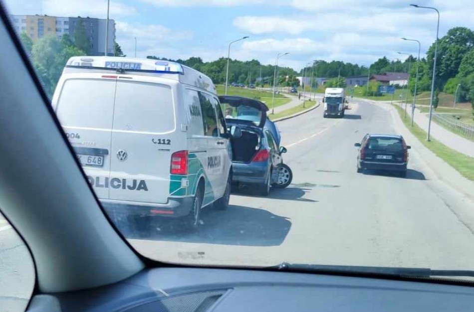 Incidentas Žeimių gatvėje: policija ne tik baudžia 