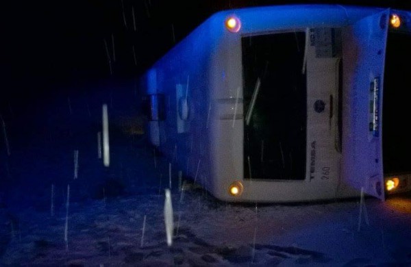 Ties Žasliais apvirtus autobusui sužeisti du jonaviečiai