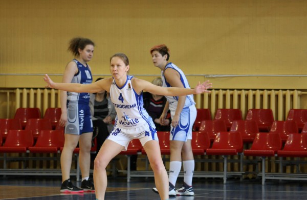 Įsibėgėjusios Jonavos krepšininkės patiesė ir studentes