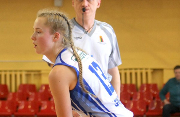 Įsibėgėjusios Jonavos krepšininkės patiesė ir studentes