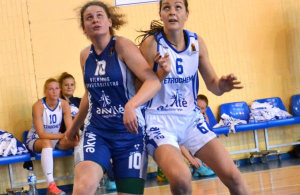 Įsibėgėjusios Jonavos krepšininkės patiesė ir studentes