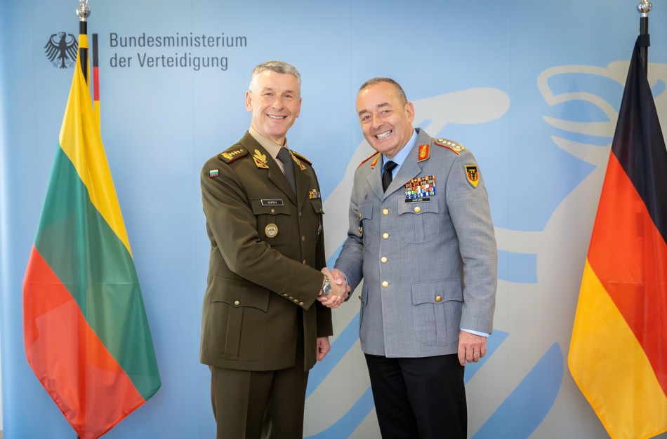 Lietuvos Kariuomenės vadui įteiktas aukščiausias Vokietijos valstybinis apdovanojimas