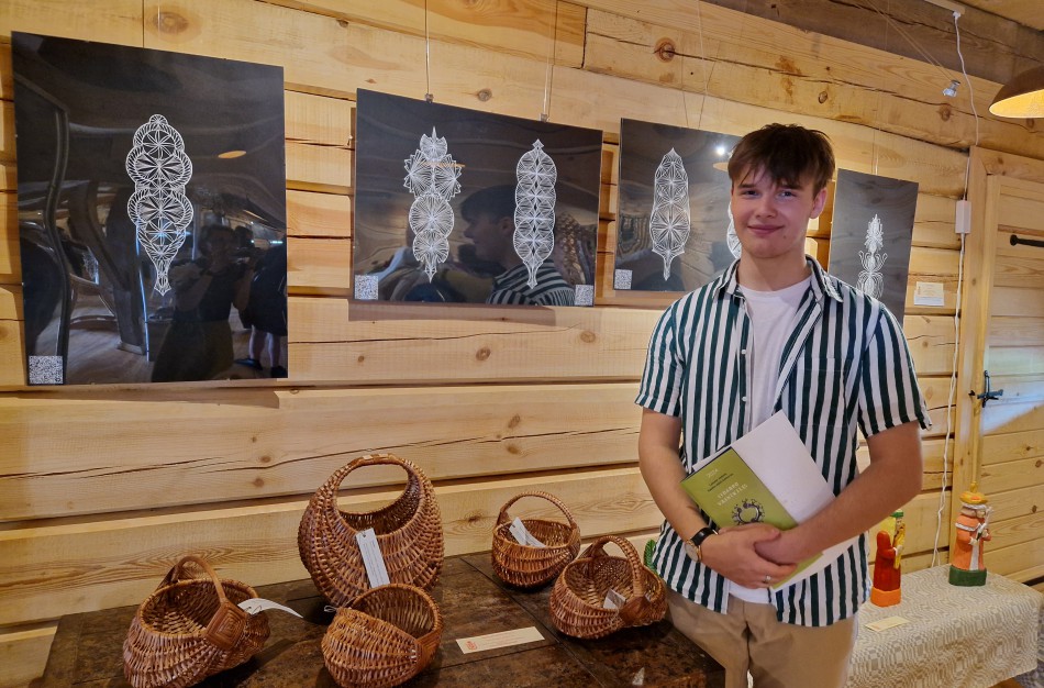 Dainų šventės parodoje – Nojaus Žusino karpiniai