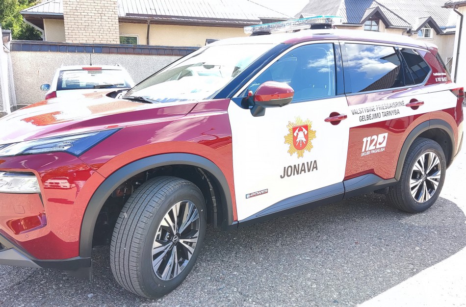 Jonavos priešgaisrinėje gelbėjimo tarnyboje - naujas automobilis