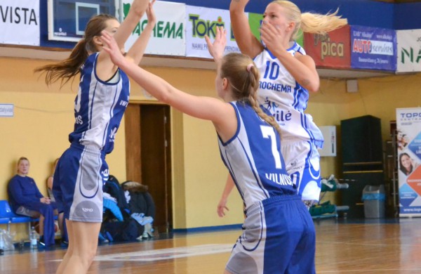 Įsibėgėjusios Jonavos krepšininkės patiesė ir studentes