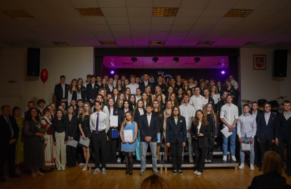 Senamiesčio gimnazijoje praūžė ,,Valio 2024" apdovanojimai