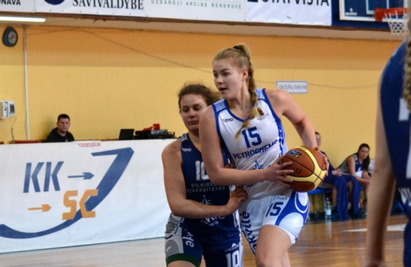 Įsibėgėjusios Jonavos krepšininkės patiesė ir studentes