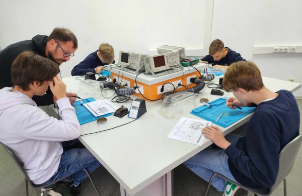 Patyriminis ugdymas Jonavos Jeronimo Ralio gimnazijoje