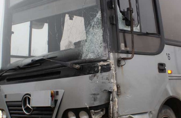 Šilų seniūnijoje į avariją pateko siuntas gabenęs mikroautobusas