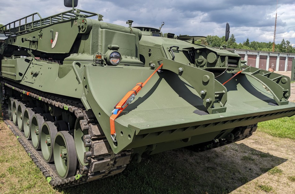 Evakuaciniai tankai „Bergepanzer-2“ pristatyti Lietuvos kariuomenei