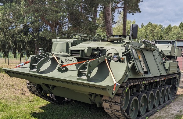Evakuaciniai tankai „Bergepanzer-2“ pristatyti Lietuvos kariuomenei