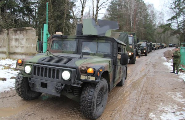 Į Ruklą pratyboms su Lietuvos kariais atvyko nauja JAV karių grupė su artilerijos pabūklais