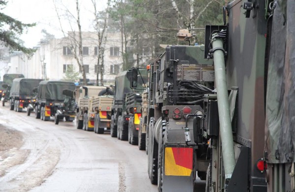 Į Ruklą pratyboms su Lietuvos kariais atvyko nauja JAV karių grupė su artilerijos pabūklais