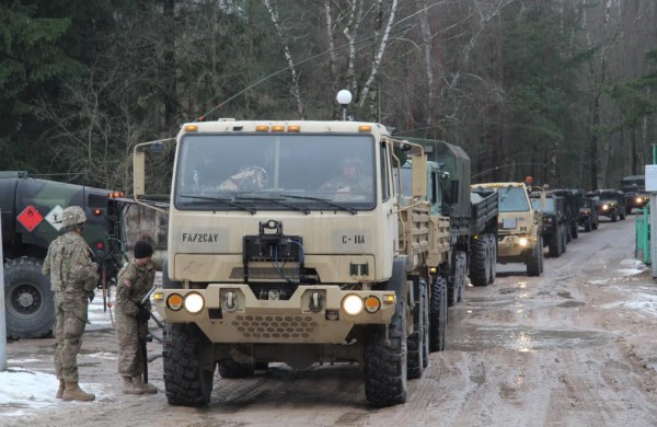 Į Ruklą pratyboms su Lietuvos kariais atvyko nauja JAV karių grupė su artilerijos pabūklais