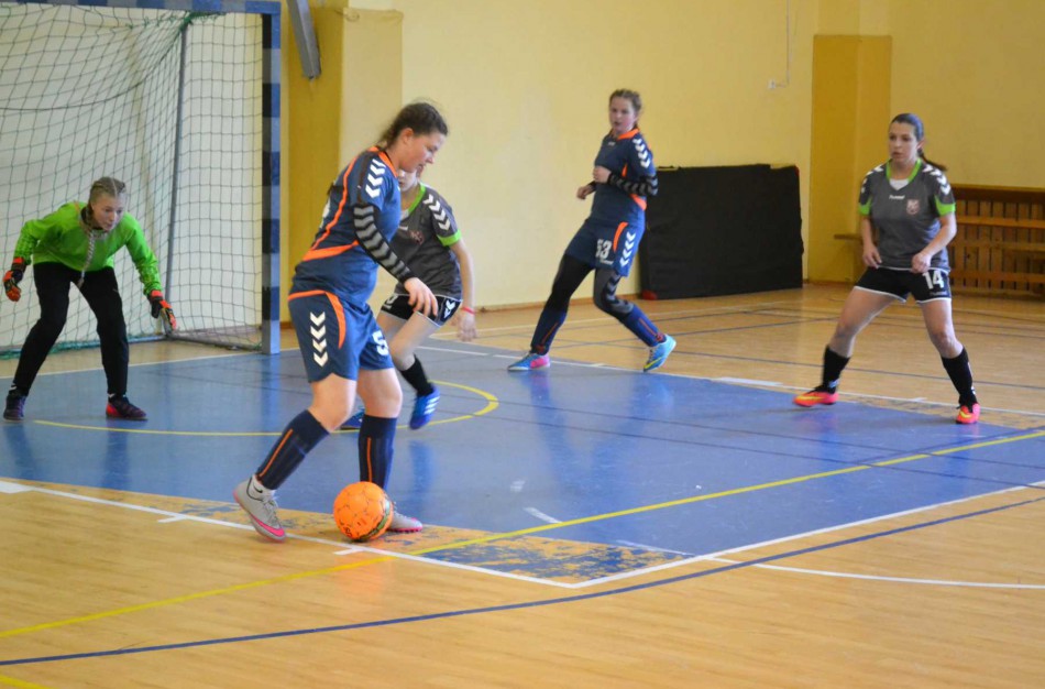 Jonavos futbolininkės kopia finalinio ketverto link