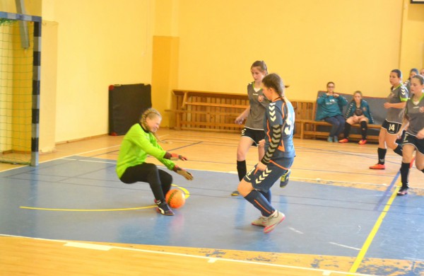 Jonavos futbolininkės kopia finalinio ketverto link