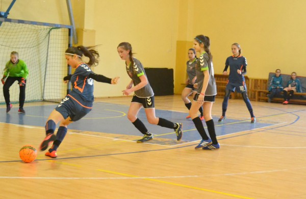 Jonavos futbolininkės kopia finalinio ketverto link