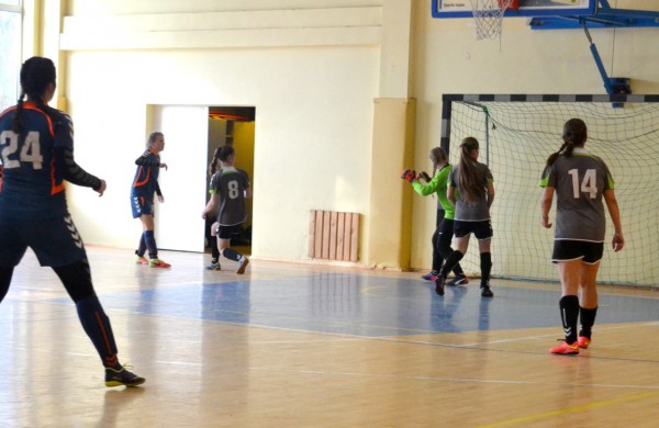 Jonavos futbolininkės kopia finalinio ketverto link