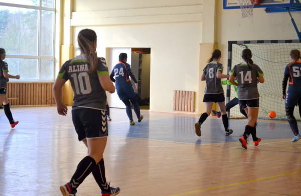 Jonavos futbolininkės kopia finalinio ketverto link