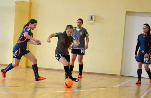 Jonavos futbolininkės kopia finalinio ketverto link