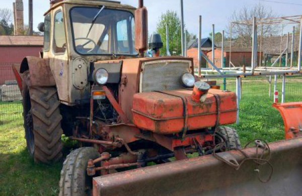 Jonavos rajono savivaldybė siūlo įsigyti automobilius ir ekskavatorių - skelbiami vieši aukcionai