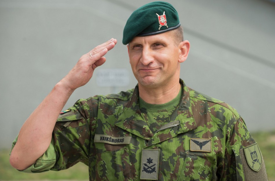 Prezidentas paskyrė R. Vaikšnorą kariuomenės vadu