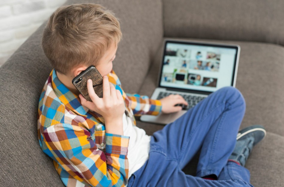 Karštoji linija ,,Švarus internetas”: II ketvirtį gauta 800 pranešimų apie neigiamą poveikį nepilnamečiams darantį turinį internete