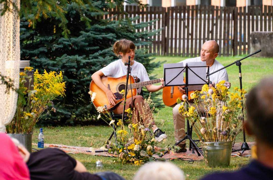 Užusaliuose skambėjo muzikos festivalio „Dainos prie Šešuvos“ melodijos