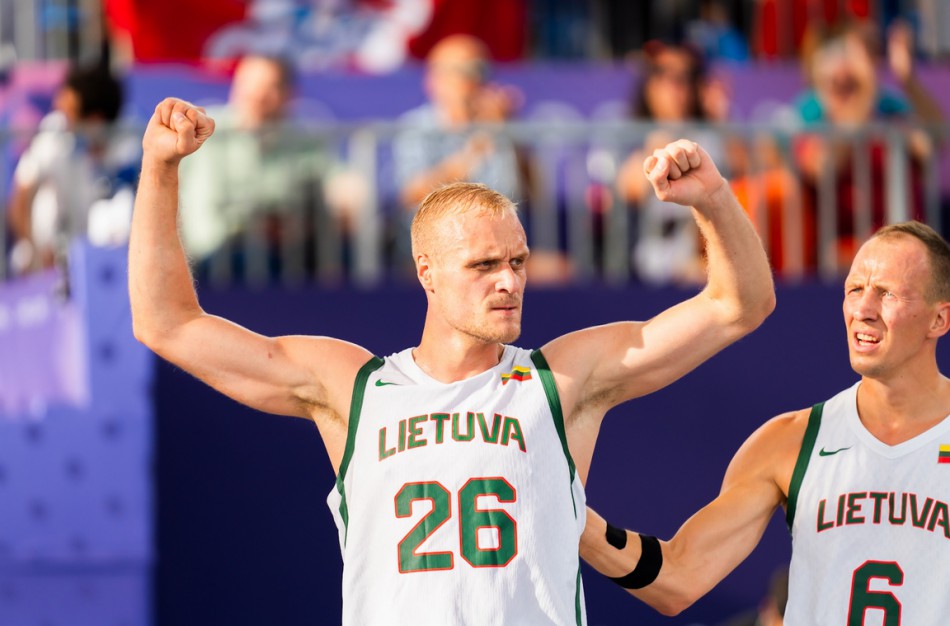 Lietuvos krepšininkai Paryžiuje įveikė stipriausią pasaulio komandą