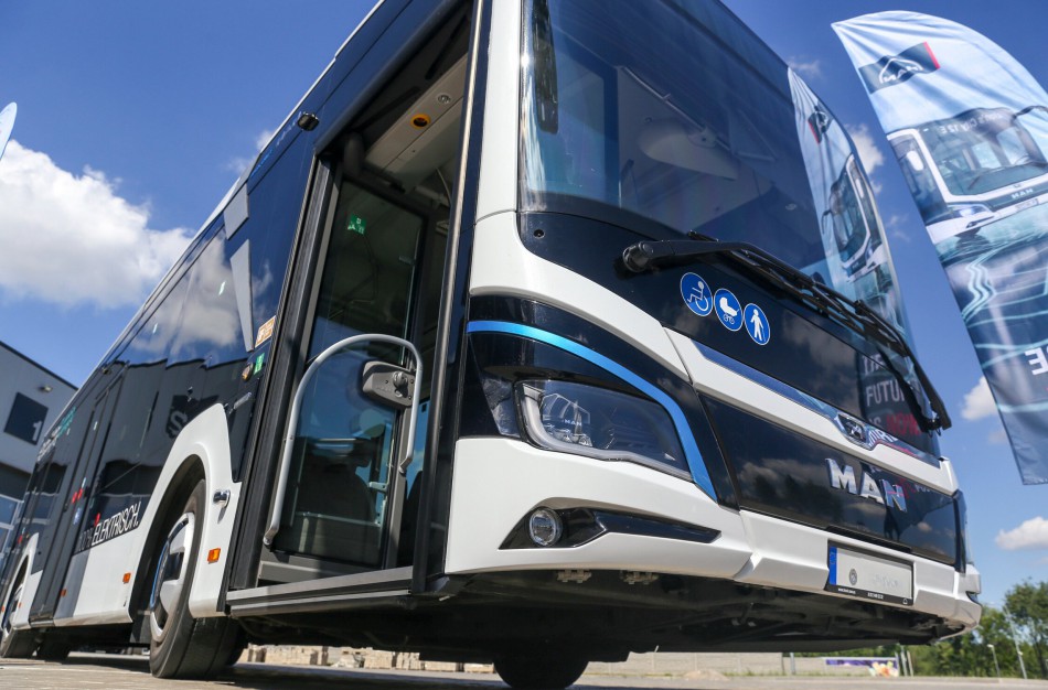 Lietuva ,,vejasi" Jonavą: į rajonų autobusų parkus atkeliauja 300 elektrinių autobusų