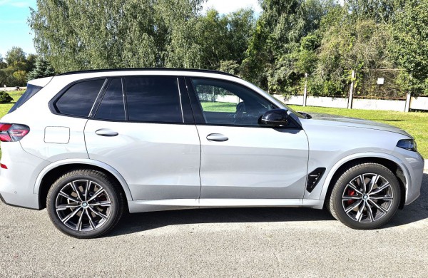 Vokietijos policija paskelbė apie pavogtą prabangų BMW, Lietuvos pasieniečiai jį sulaikė