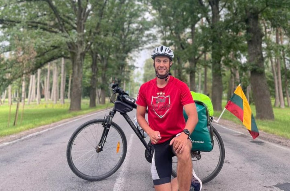 Jonavietis Gytis dviračiu apriedėjo Lietuvą: ,,Važiuoju savo malonumui, man tai - laisvė”