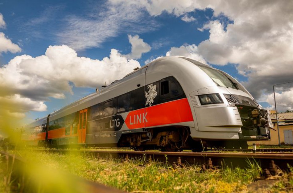 Naujovė atsisakius taršaus automobilio – 1000 eurų kompensacija kelionėms traukiniais