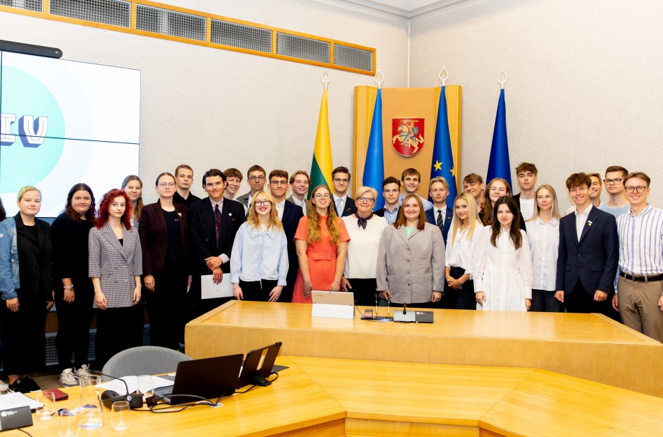 Projektas „Moksleiviai – į Vyriausybę“ baigėsi – patirties sėmėsi ir jonaviečiai