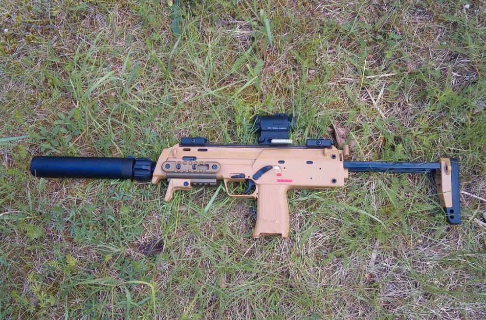 Lietuvos kariuomenė tęsia ginkluotės atnaujinimą: pristatyti modernūs pistoletai-kulkosvaidžiai